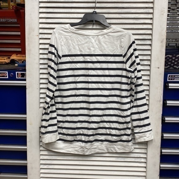 Crown & Ivy Navy Stripe Palm Pull Over size Medium - Picture 5 of 5